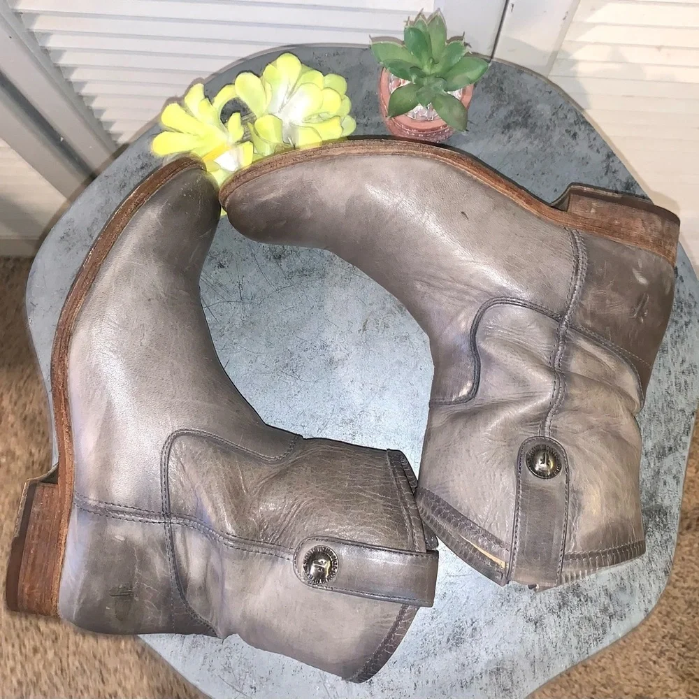 Frye #77908 Melissa Button Leather Antique Washed Women's Biker Boots Size 7 - Picture 2 of 10